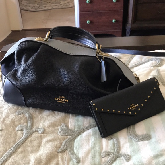 Coach Handbags - NWOT authentic Coach purse w/matching wallet, detachable/adjust shoulder strap